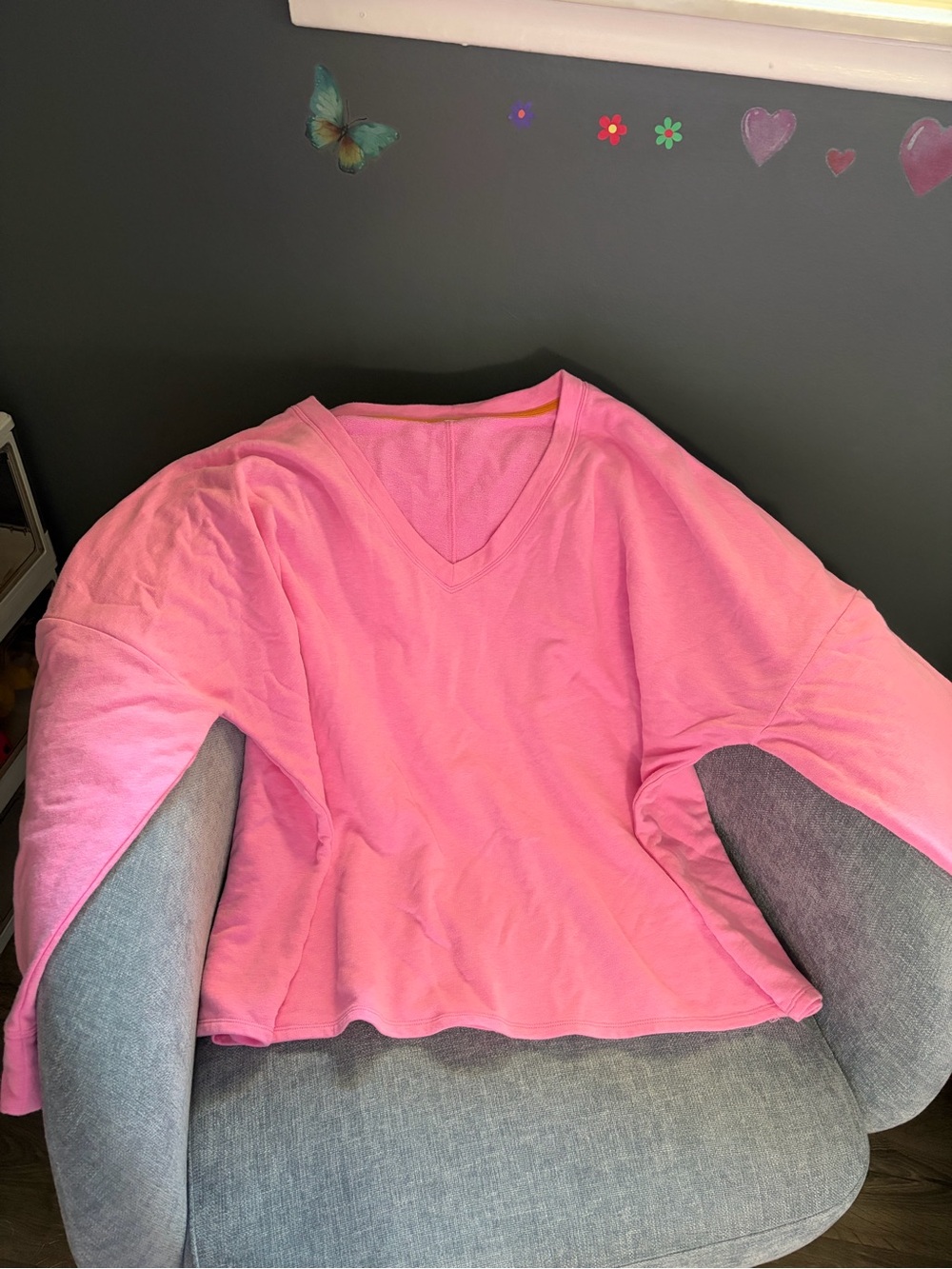 Relaxed V-Neck Pink Sweatshirt
